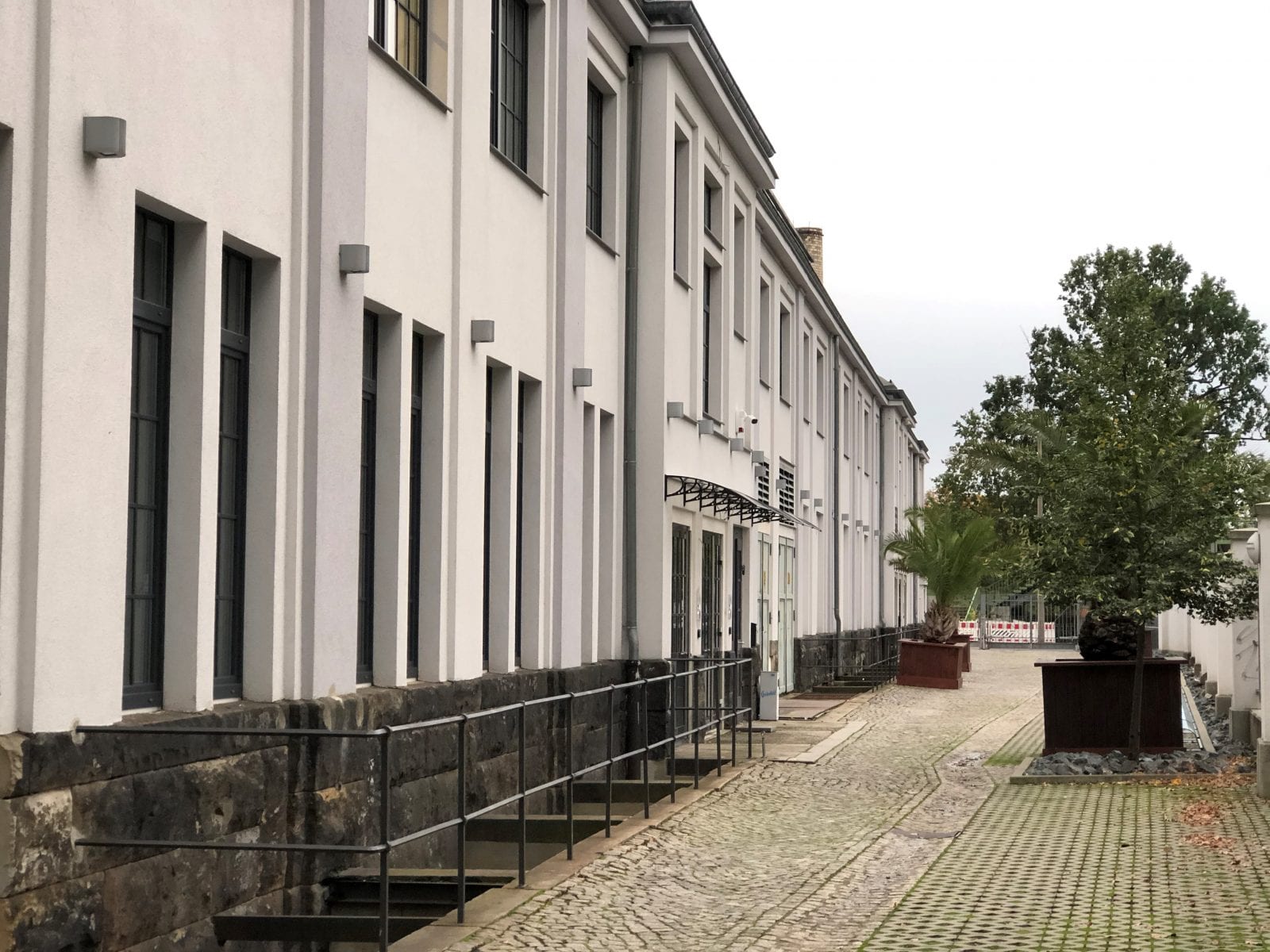 7 Ihre wache office